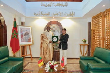 السيدة الرئيس الأول تجري مباحثات مع رئيس غرفة الحسابات بجمهورية الكاميرون